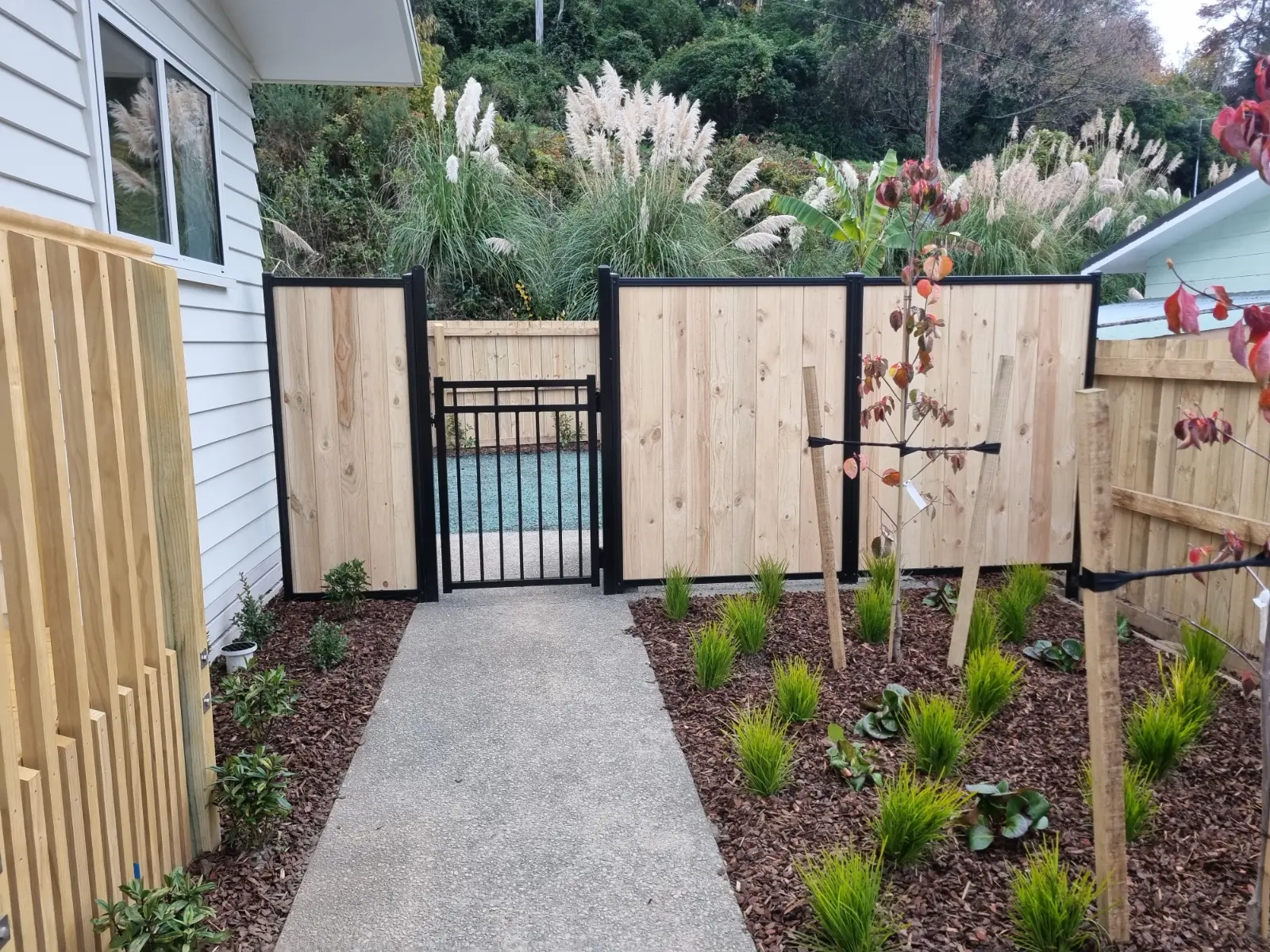 Pool Gate in Laminata Finish